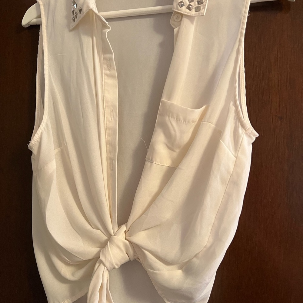 Forever21 blouse/cream color size L